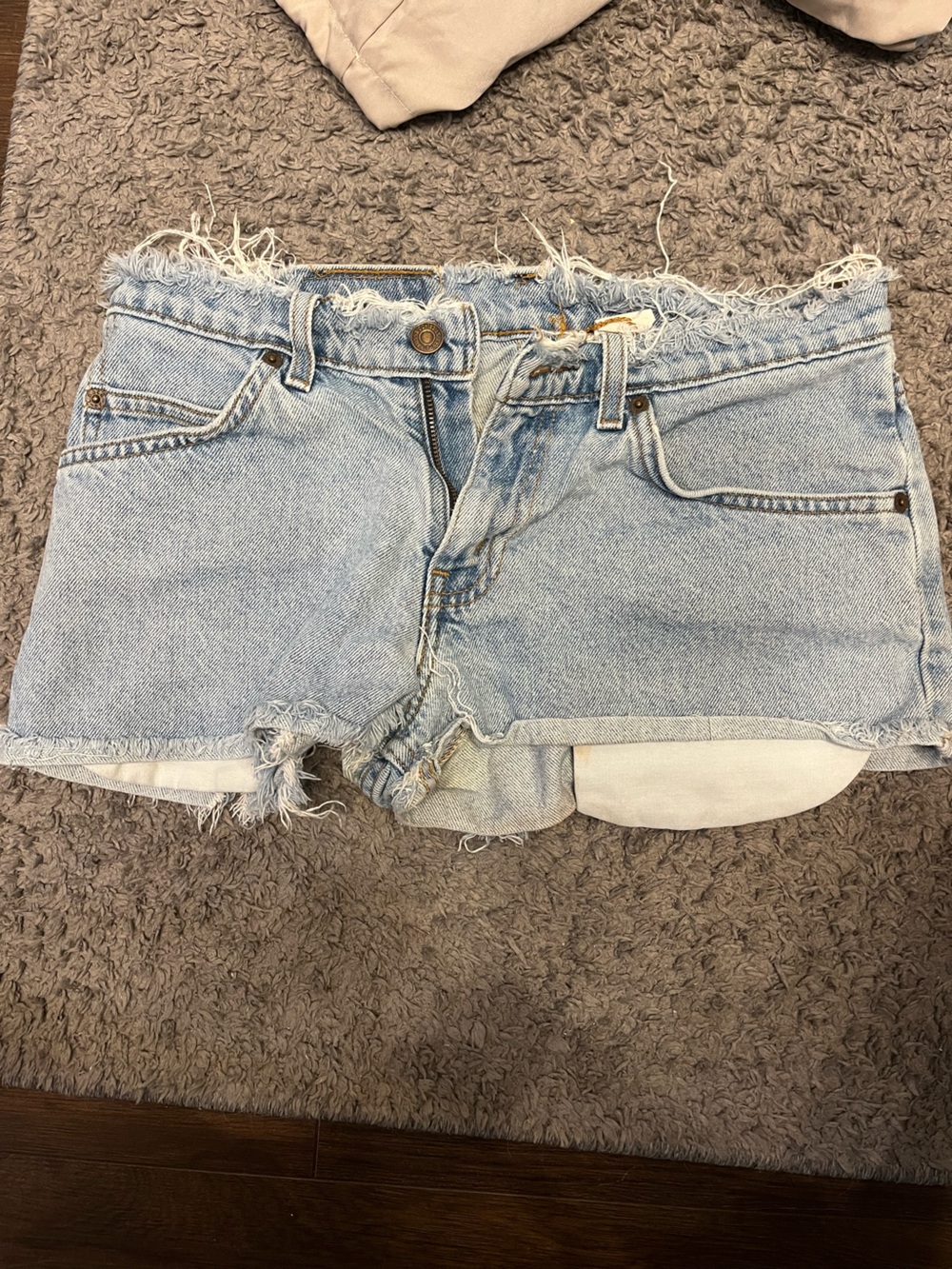 Vintage Levi’s Light Blue Denim Shorts for Women